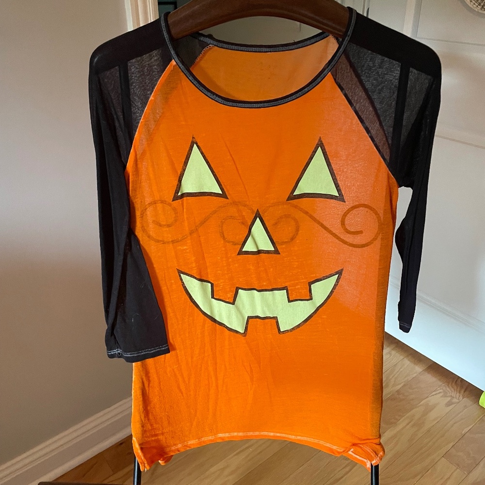 Jack-o’-lantern/pumpkin/Halloween shirt